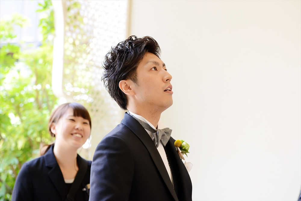 結婚式のワンシーン 挙式入場前 ブルーグレース大阪 スタッフブログ